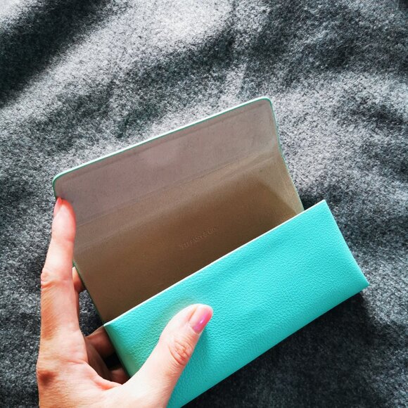 TIFFANY Eye glasses case - softshell - like new - Picture 3 of 3